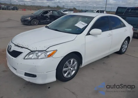 2010 Toyota Camry Le z USA, uszkodzony, nr VIN 4T1BF3EK7AU543080